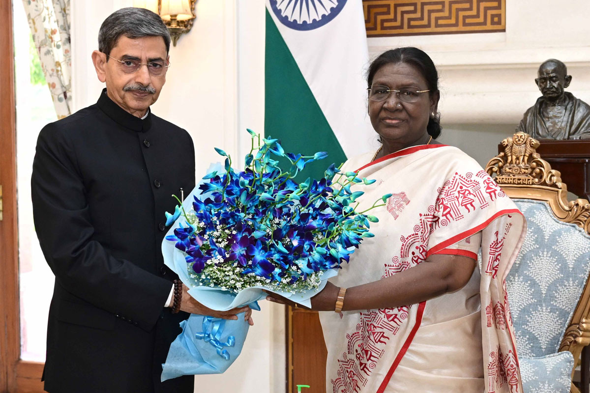 ভোট ঘোষণার পরই রাষ্ট্রপতি মুর্মুর সঙ্গে সাক্ষাৎ রাজ্যপাল আরএন রবির, তুঙ্গে জল্পনা
