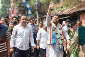 অতিরিক্ত ভোটার তালিকায় নাম নেই তৃণমূল প্রার্থীর, কী বলছেন চিন্তিত কল্যাণপুত্র শীর্ষণ্য?