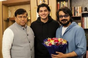 ভোটমুখী বঙ্গে প্রসেনজিৎপুত্রের মুখে ‘জয় শ্রীরাম’! বিজেপিতে যোগ দিচ্ছেন?