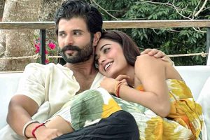 হানিমুন নয়, বিজয়-রশ্মিকার মতো ‘বাডিমুন’ ট্রেন্ডই প্রিয় নবদম্পতিদের, কেন ভাঙছে প্রচলিত প্রথা?