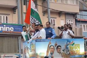 ভোটের আগে উত্তরে শক্তিবৃদ্ধি তৃণমূলের, অভিষেকের হাত ধরে দলে ফিরলেন উইলসন চম্প্রমারি