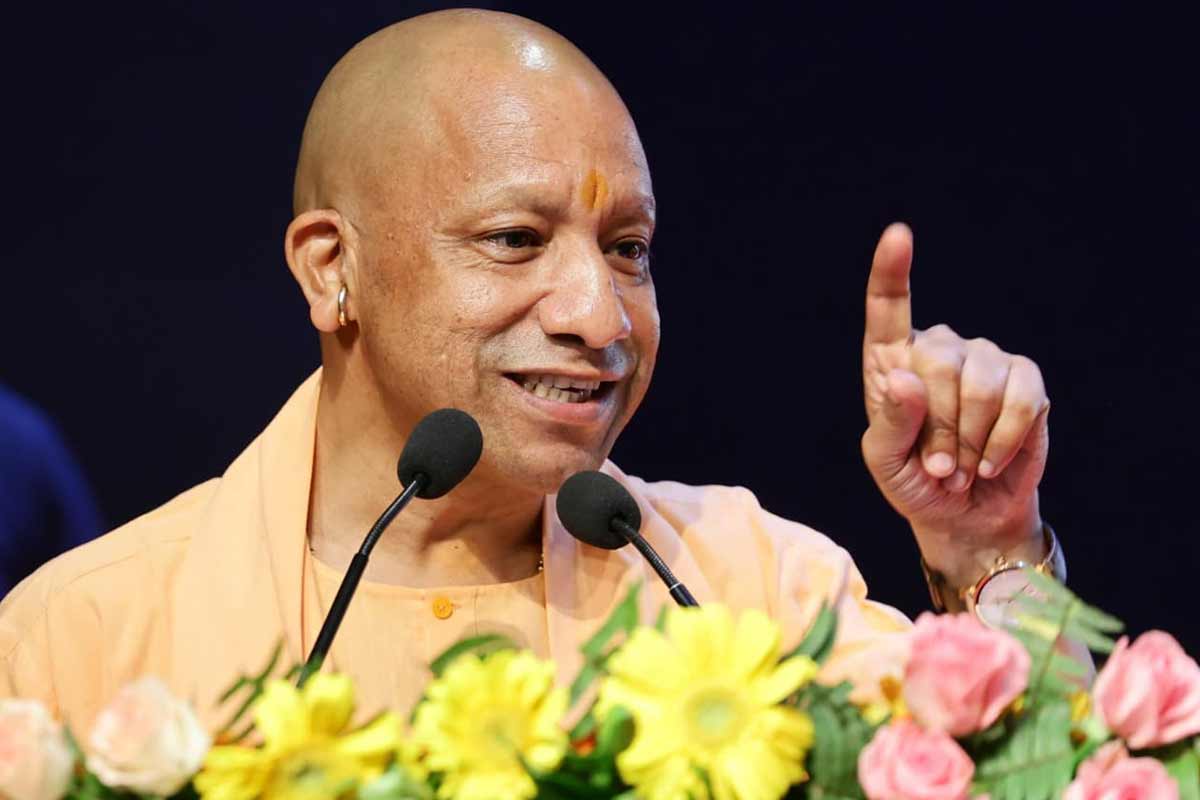 জেওয়ার বিমানবন্দর উদ্বোধনে মোদিকে আমন্ত্রণ যোগীর, ১ লক্ষ কোটি আয়ের লক্ষ্যে উত্তরপ্রদেশ