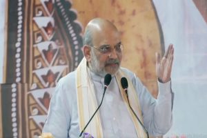 ভোট এলে ‘ভিকটিম কার্ড’! মমতাকে বিঁধলেন শাহ, তবে SIR-এ ‘নামহীন’দের ভবিষ্যৎ নিয়ে চুপ