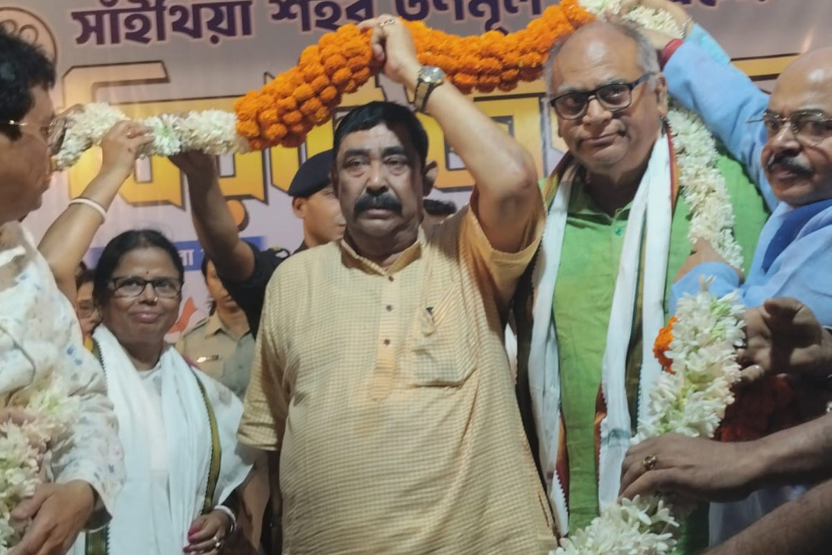 ‘প্রার্থী যে হোক না কেন মুখ মমতা বন্দ্যোপাধ্যায়ই’, ভোট ঘোষণা হতেই স্বমহিমায় অনুব্রত