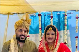 গান বিতর্ককে বুড়ো আঙুল দেখিয়ে গোপনে বিয়ে! দ্বিতীয় স্ত্রীর সঙ্গে বরবেশে ভাইরাল বাদশার ছবি