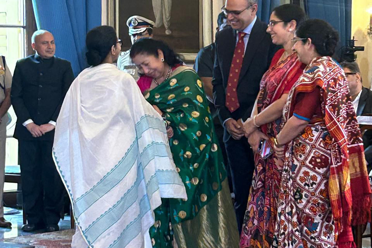 RN Ravi take oath as new governor of west bengal in presence of CM Mamata Banerjee