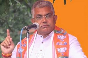 ‘তৃণমূল কাউন্সিলরের মতোই কালো…’, জল সমস্যা নিয়ে বর্ণবিদ্বেষী মন্তব্য! বিতর্কে দিলীপ