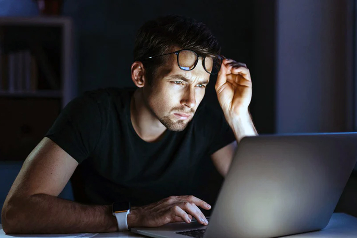 eye twitching causes warning signs when to see doctor