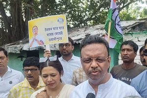 ‘আমি সারা বাংলায় দৌড়াচ্ছি, আমার ঘর তোরা সামলাস’, মমতার বার্তার পরই ভবানীপুরে প্রচারে ফিরহাদরা