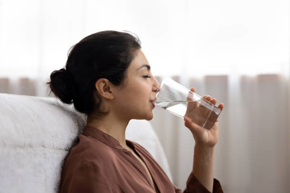 Health tips why hot flashes increase in women before summer