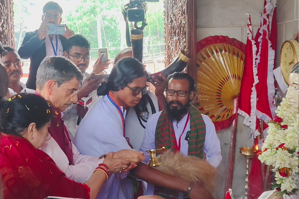 Governor RN Ravi at Matua Thakur's house, Mamatabala Thakur sarcastically