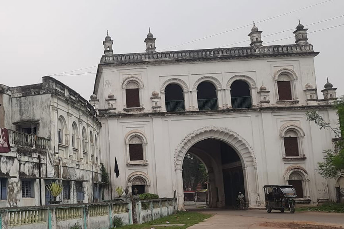 নাম ওঠেনি তালিকায়, ভোট দিতে পারলেন না নবাব পরিবারের শতাধিক পরিবার