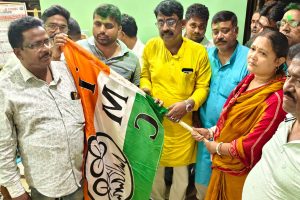 নন্দীগ্রামে ফের ধাক্কা শুভেন্দুর! এবার তৃণমূলে যোগ পবিত্র করের স্ত্রী শিউলির