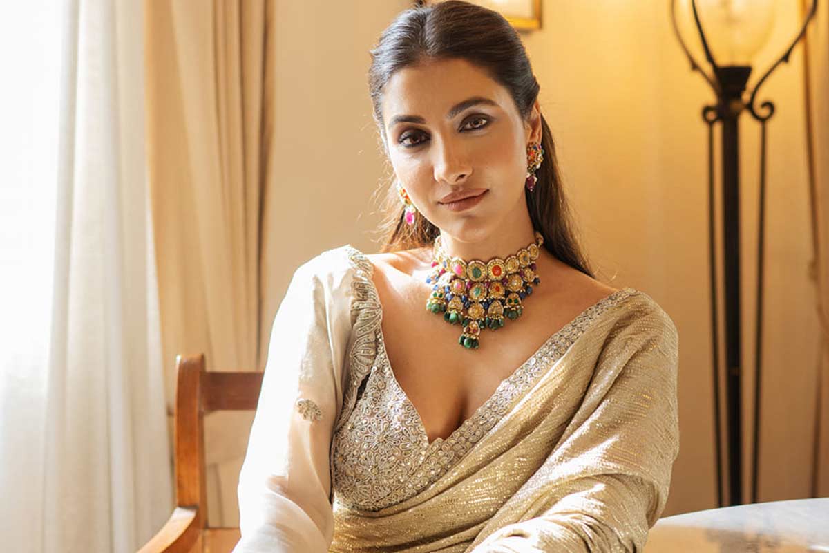 ‘পুরুষের সাফল্যে নারীর নিঃশব্দ অবদান’, নারী দিবসে প্রকাশ্যে পর্দার করিমুল হকের ‘স্ত্রী’ রুক্মিণীর ফার্স্ট লুক