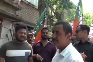 ভোট চাইতে গিয়ে ‘চোর’ স্লোগান শুনতে হল সজল ঘোষকে, বরানগরে বিজেপি প্রার্থীর প্রচারে উত্তেজনা