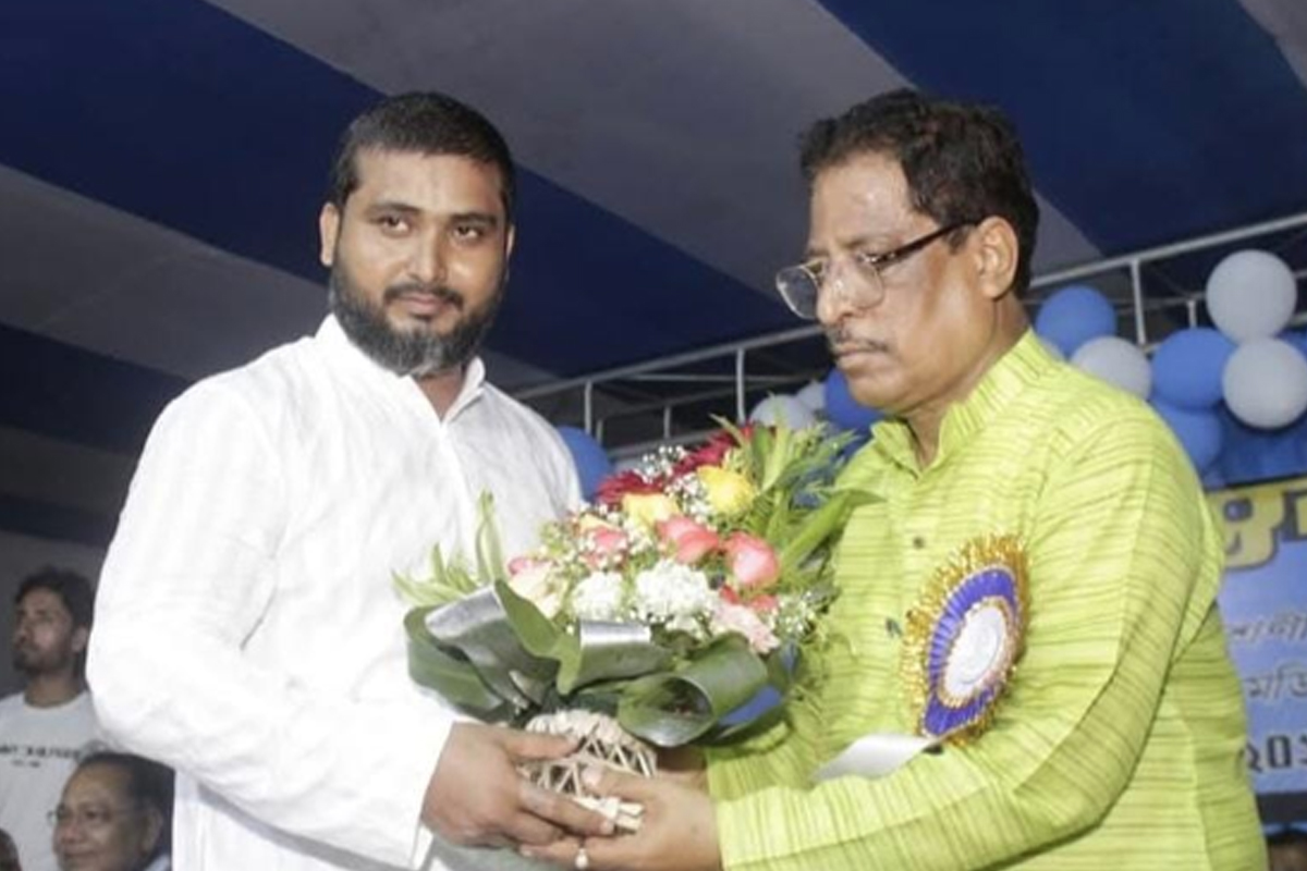 বিজেপি প্রার্থীর সঙ্গে ঘনিষ্ঠতা! শাহ আলমের সঙ্গে সম্পর্ক ছিন্ন করল তৃণমূল