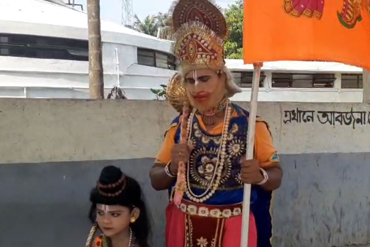 Hanuman and Ram go to Modi's rally in Brigade from Shantipur