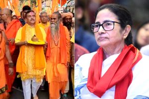‘সেকুলারিজম নিপাত যাক’, দোলে মমতার ভবানীপুরে ‘গোরা গোরা গৌরাঙ্গ’ গান শুভেন্দুর
