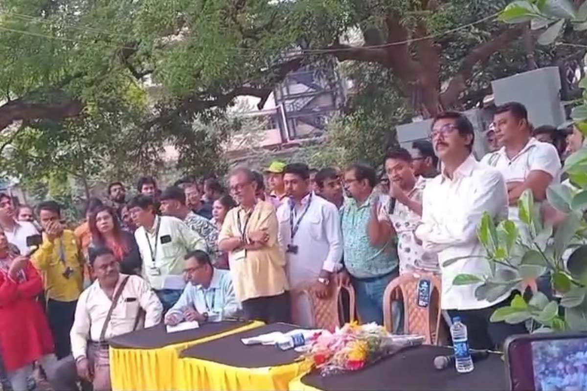 জুনিয়র আর্টিস্টদের পাশে ফেডারেশন, ‘মানবিক’ সিদ্ধান্ত সভাপতি স্বরূপ বিশ্বাসের