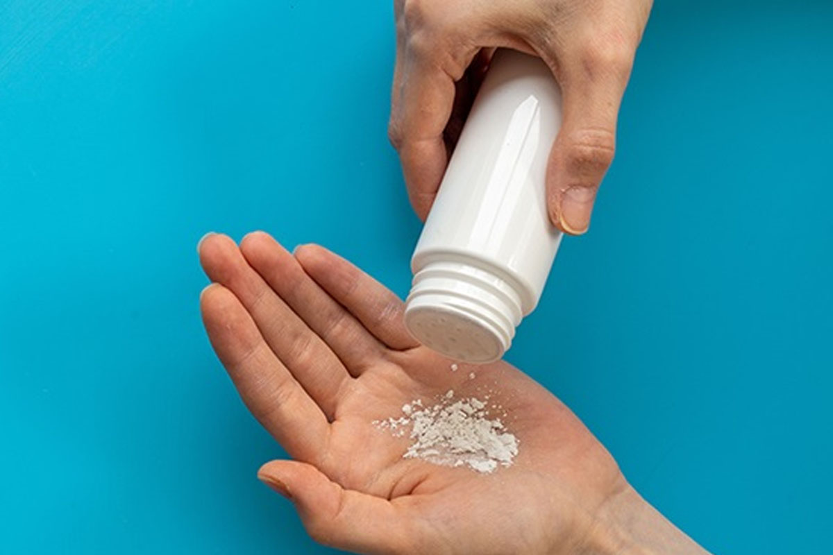 talcum powder can lead to ovarian cancer experts warn