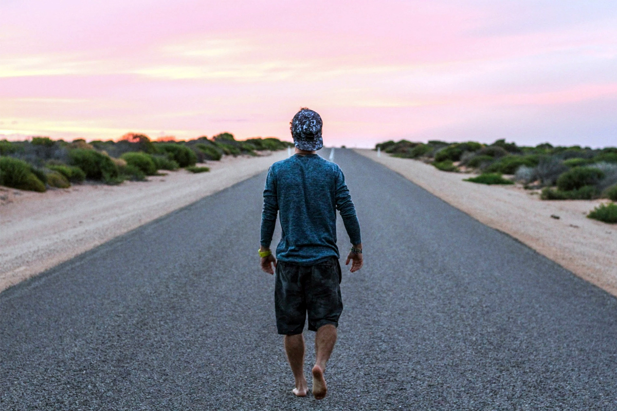 walking backwards 30 seconds morning health benefits side effects