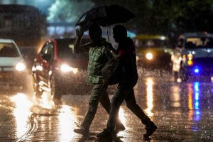 আজ কলকাতায় কালবৈশাখী, শিলাবৃষ্টির পূর্বাভাস, দক্ষিণের ৯ জেলা-সহ দুর্যোগ উত্তরেও!