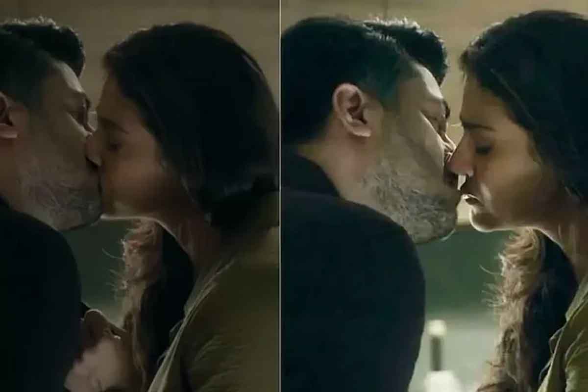 বাঙালি নায়ককে ঠোঁটঠাসা চুম্বন, তিন দশকের কেরিয়ারে কেন ‘নো কিসিং’ নীতিভঙ্গ কাজলের?