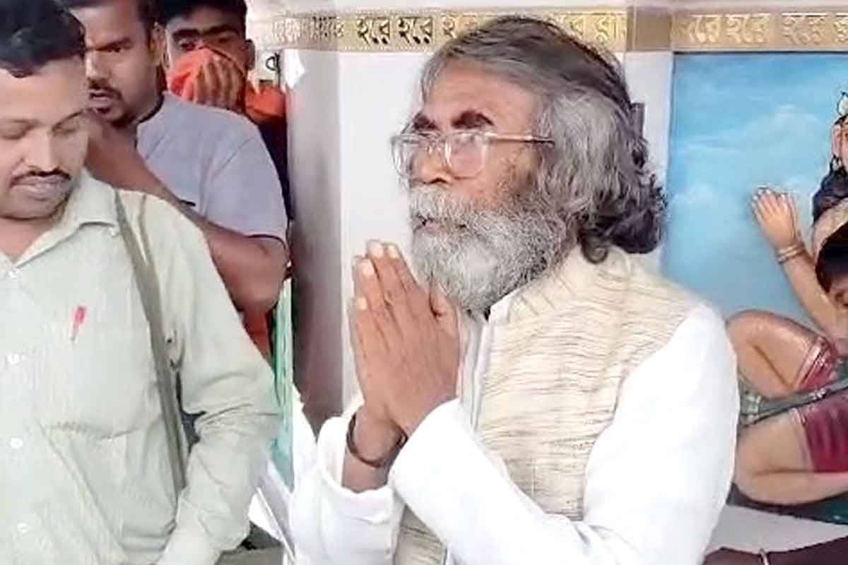 দেবদেবী নিয়ে কুকথা! তাঁর ছেলেকেই ভোটে সমর্থন বিজেপির, ঝালদায় বিক্ষোভের মুখে অজিত মাহাতো