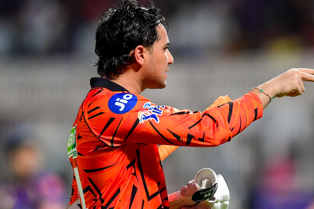 নাইটদের হারানোর ম্যাচে ‘অশ্রাব্য’ গালিগালাজ, অভিষেক শর্মাকে বড় শাস্তি দিল বিসিসিআই