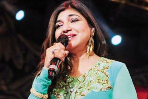 ইয়ারফোনে জোরে গান, অজান্তেই হারাচ্ছেন শ্রবণশক্তি? অলকা ইয়াগনিকের ঘটনা বড় সতর্কবার্তা