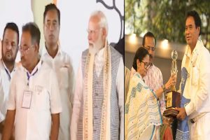 মমতার হাত থেকে নিয়েছিলেন বঙ্গভূষণ, জল্পনা উসকে এবার মোদির সভায় অনন্ত মহারাজ