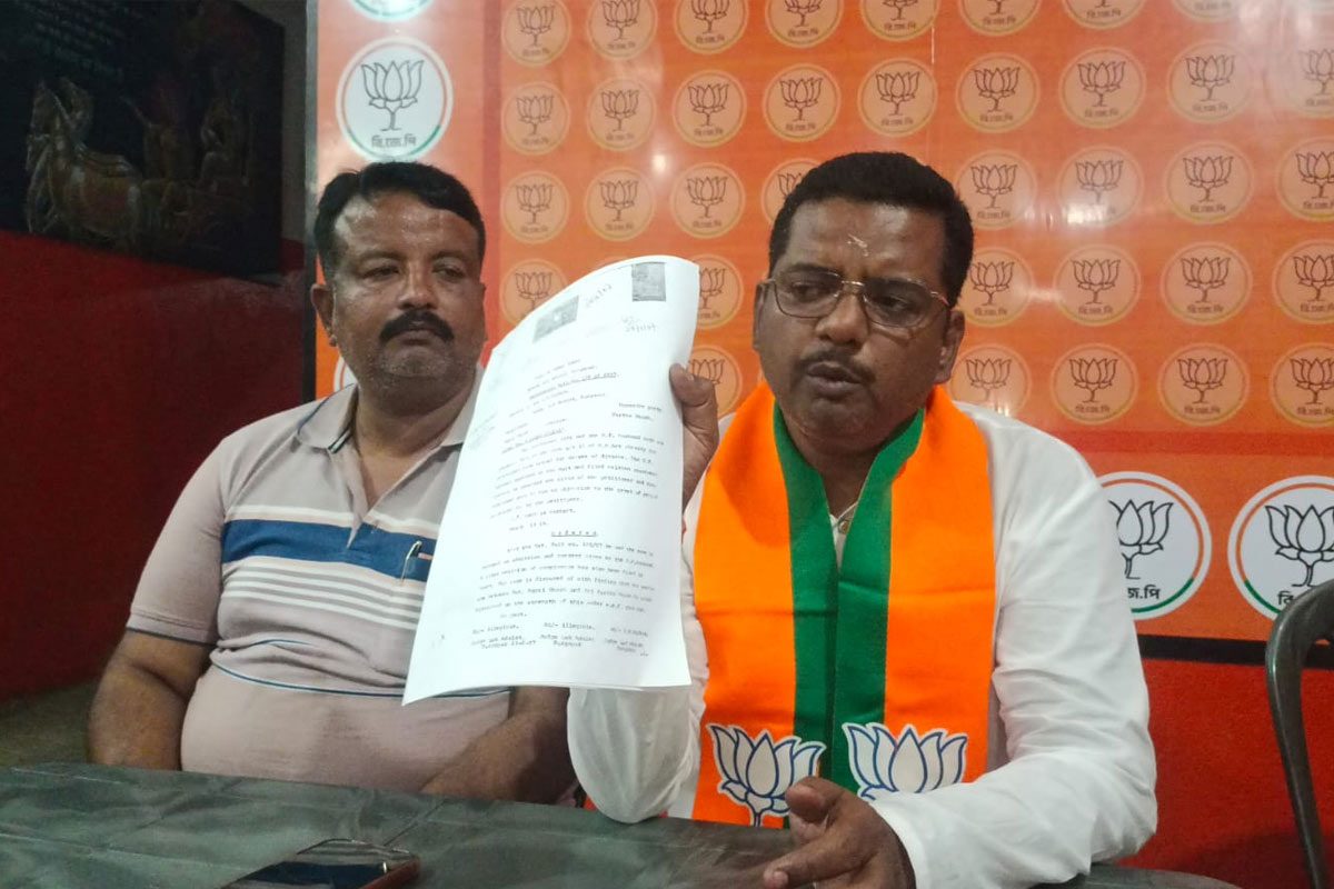 ‘শারীরিক ও মানসিক হেনস্তা করেছে’, তৃণমূলে নাম লেখালেন রানিগঞ্জের বিজেপি প্রার্থীর প্রাক্তন স্ত্রী
