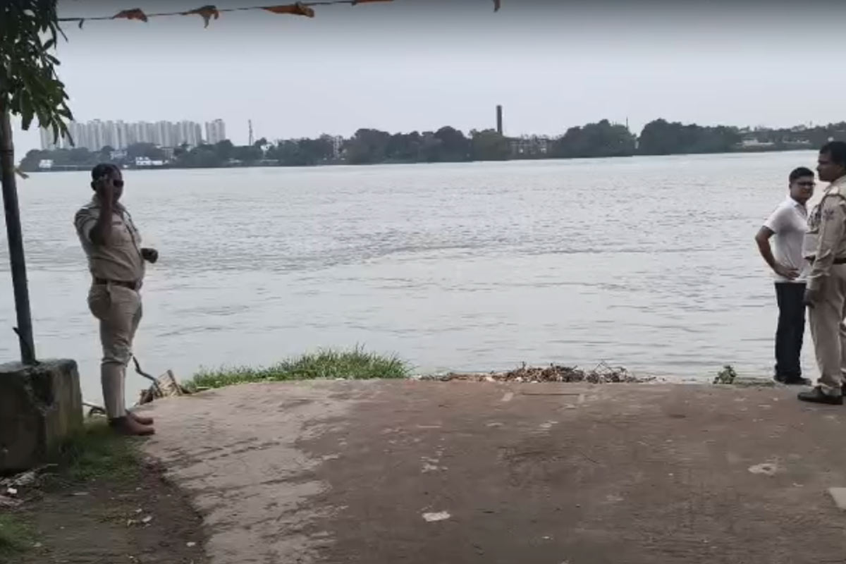 গৃহপ্রবেশের জন্য জল-মাটি আনতে গিয়ে মর্মান্তিক পরিণতি! বারাকপুরের গঙ্গায় তলিয়ে গেলেন ২ বোন