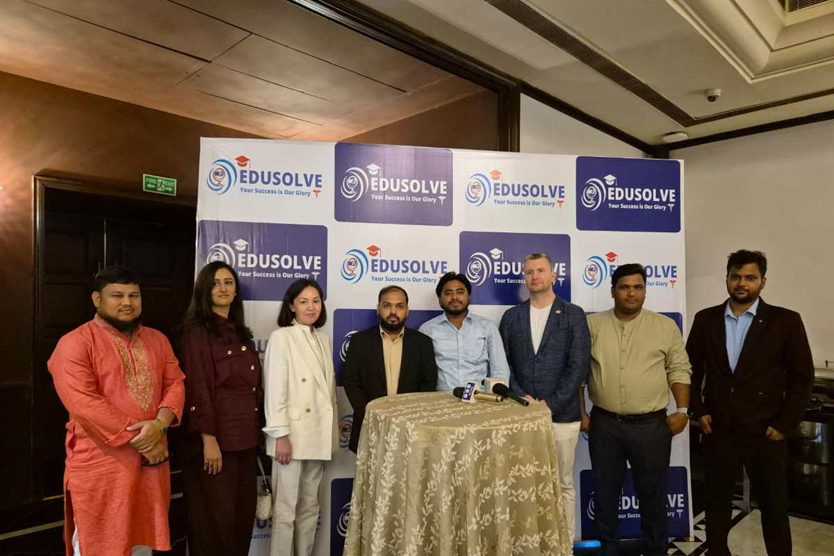 আর্থিক বাধা পেরিয়ে চিকিৎসক হওয়ার অঙ্গীকার, ভরসা জোগাচ্ছে এডুসলভ এডুটেক