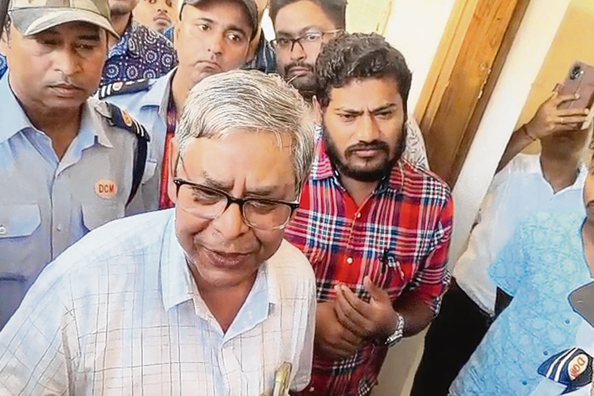 এক কোটি বিদ্যুৎ বিল বকেয়া! বিশ্ববিদ্যালয়ে এবার বন্ধ এসি, ক্ষোভ পড়ুয়াদের মধ্যে