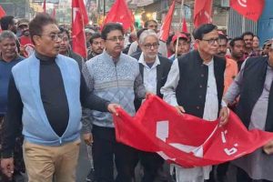 শুধু কৌটো ঝাঁকিয়ে নয়, ছাব্বিশের ভোটে ডিজিটাল অর্থ সংগ্রহে জোর বামেদের