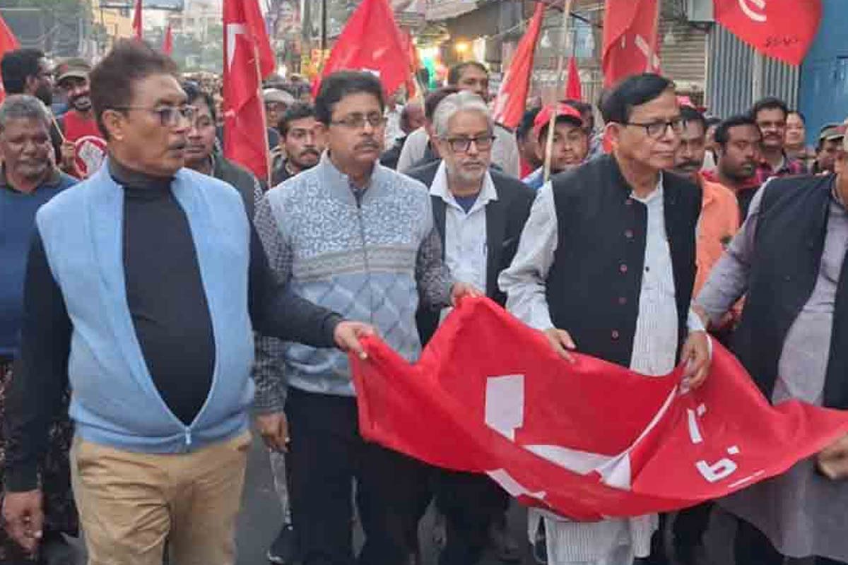 শুধু কৌটো ঝাঁকিয়ে নয়, ছাব্বিশের ভোটে ডিজিটাল অর্থ সংগ্রহে জোর বামেদের