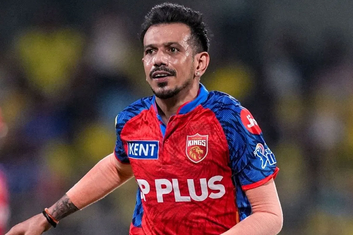 সিগারেটের ধোঁয়া উড়িয়ে শেষাংশ ছুড়লেন রাস্তায়! আইপিএলের মাঝেই মহাবিতর্কে চাহাল