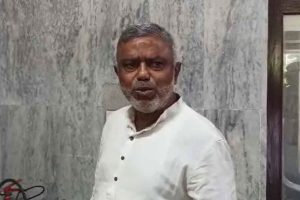 ভোটের মুখে এবার দেবাশিস কুমারের বাড়িতে আয়কর হানা, চক্রান্তের অভিযোগ তৃণমূলের