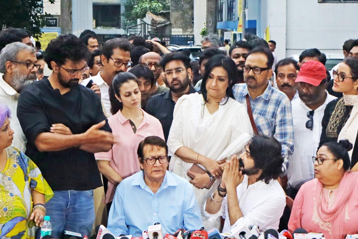 ৭২ ঘণ্টায় কাজে ফিরবেন নিষিদ্ধ শিল্পীরা! দেবের দাবির পরই স্বরূপের পালটা, ‘বলা সহজ, করা কঠিন’