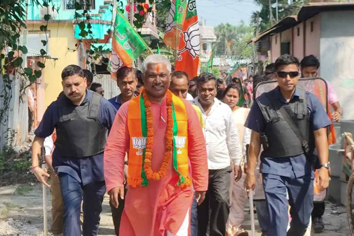 ফালাকাটার বিজেপি প্রার্থীই প্রিসাইডিং অফিসার! কমিশনের সিদ্ধান্তে ‘বিরক্ত’ দীপক