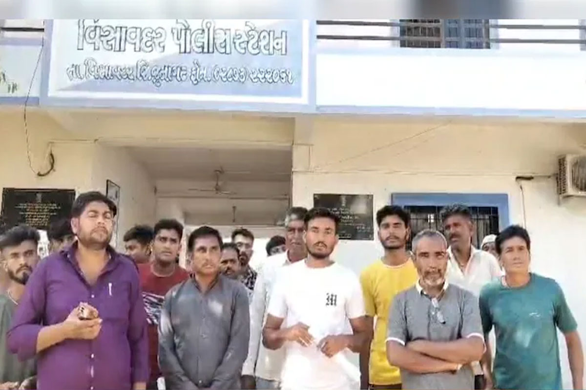 গুজরাটে বৈষম্যের বিষ, মন্দিরে প্রবেশ বাধা! ভোজেও ব্রাত্য দলিতরা নামলেন প্রতিবাদে