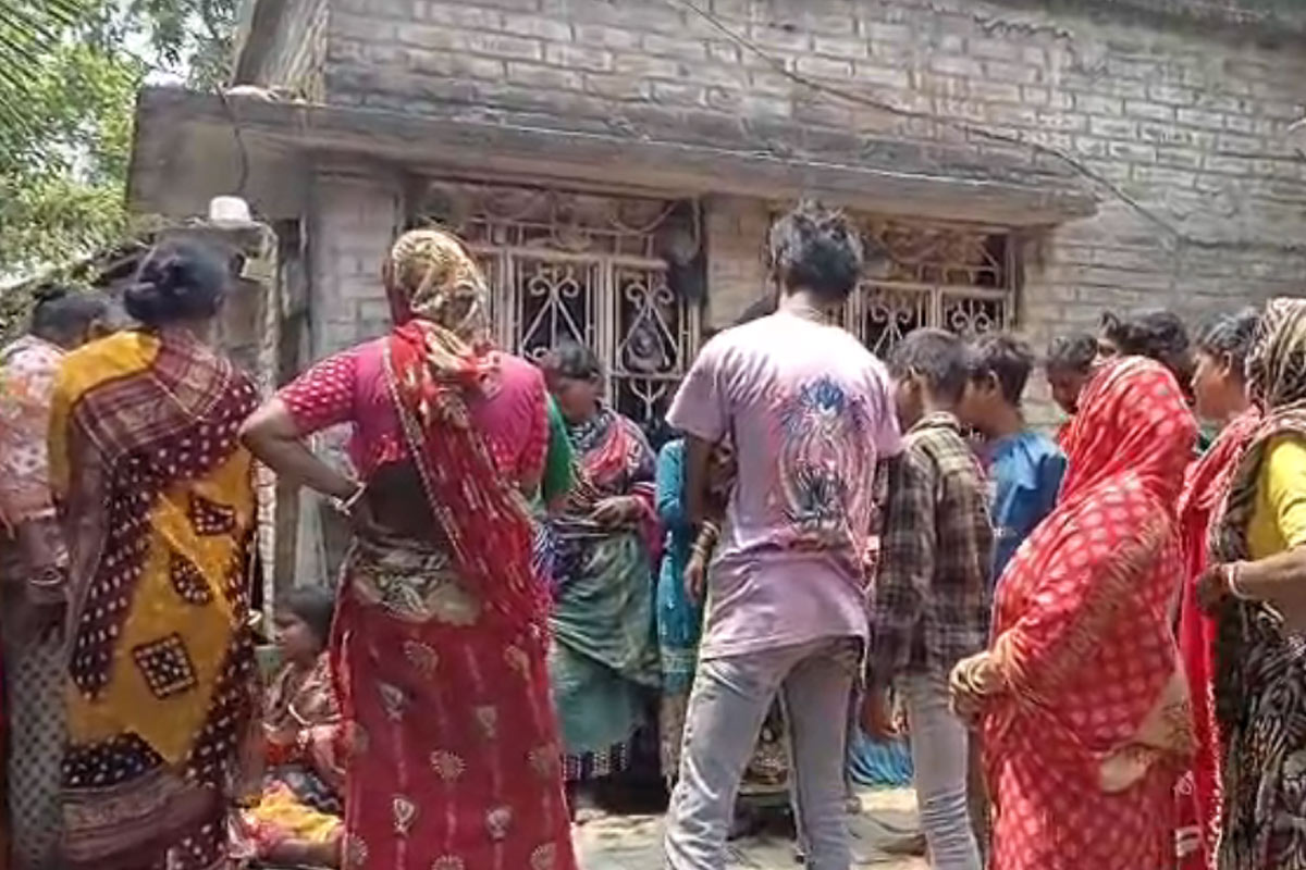 ভোটে ফেরার কথা ছিল! গ্রামে পৌঁছল ছত্তিশগড়ের বিস্ফোরণে মৃত বাংলার ৩ পরিযায়ীর দেহ
