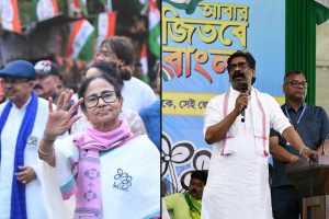 ‘আদিবাসী উন্নয়নে বাংলার প্রকল্পই মডেল’, ভোটপ্রচারে ‘মমতাদি’র প্রশংসায় ঝাড়খণ্ডের মুখ্যমন্ত্রী হেমন্ত সোরেন
