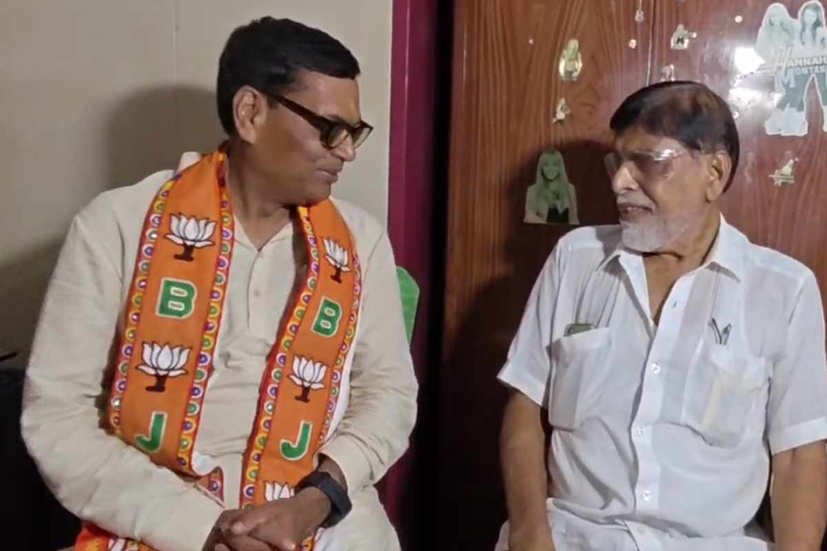 কংগ্রেস নেতার বাড়িতে বৈঠকে আইপিএস বিজেপি প্রার্থী! ভোটের আগে জগদ্দলে কোন সমীকরণ?