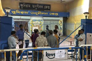 বেআইনিভাবে পোস্টাল ব্যালট বাছাই! ক্ষুদিরাম অনুশীলন কেন্দ্রের রিটার্নিং অফিসারের বিরুদ্ধে কমিশনে তৃণমূল