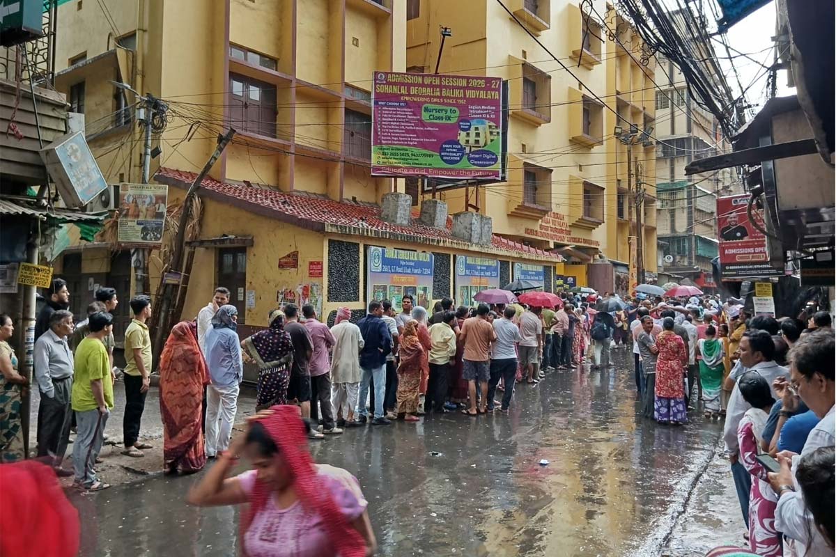 লিলুয়ায় লাঠিচার্জ