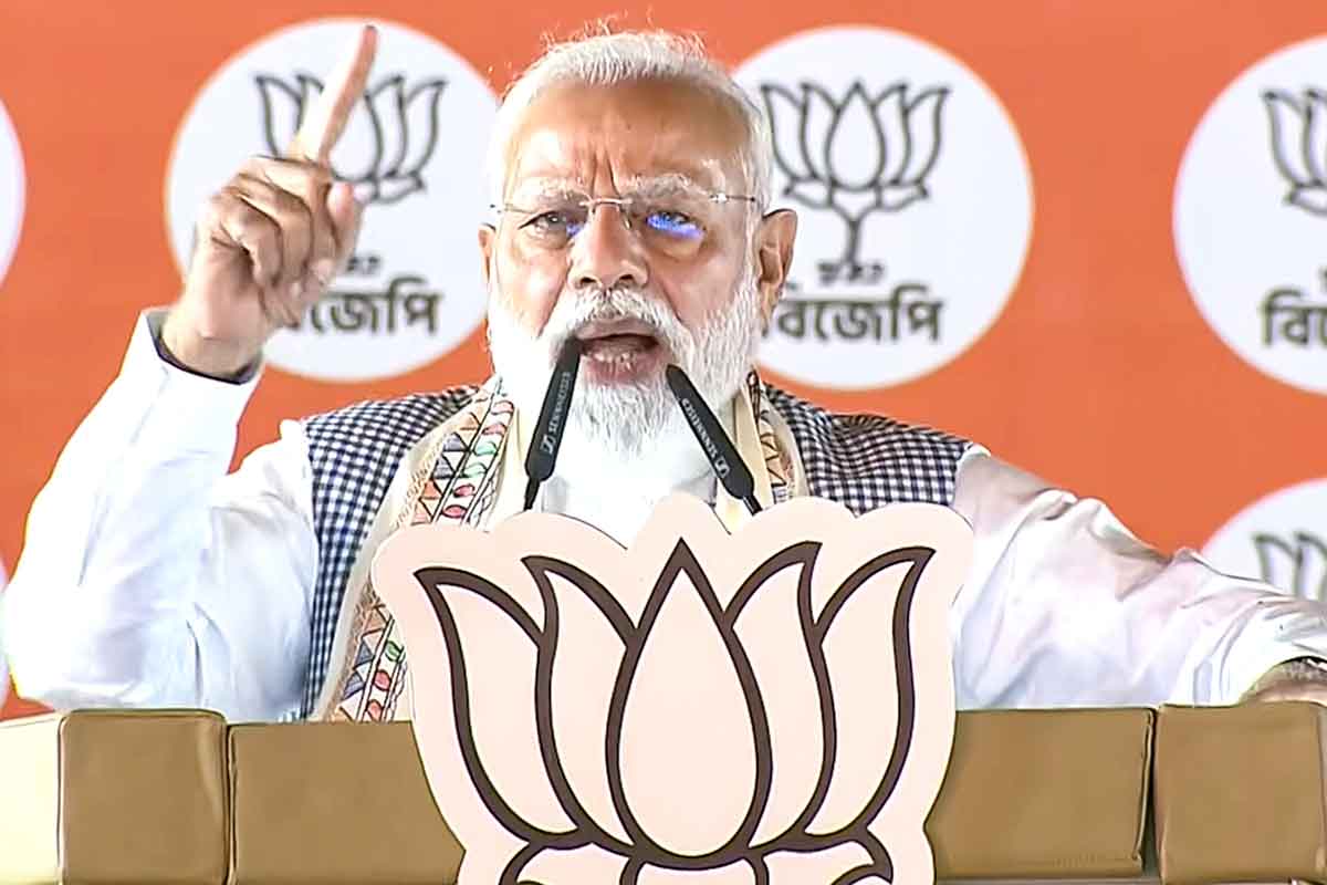 কোচবিহারে মোদির মুখে ‘লাল ইস্তেহার’, অতীতের রক্তাক্ত অধ্যায় মনে করিয়ে তীব্র মেরুকরণের চেষ্টা!