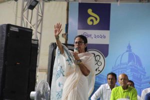 ‘সৌজন্য রাখবেন’, নাম না করে পানিহাটির বিজেপি প্রার্থীকে বার্তা মমতার