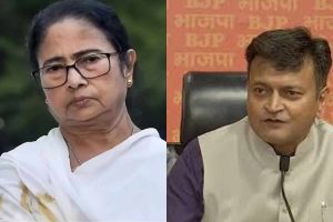 মমতাকে গুলি করার হুমকি পোস্ট বিজেপি মুখপাত্রর! ‘৪ তারিখ জবাব পাবে’, তোপ তৃণমূলের